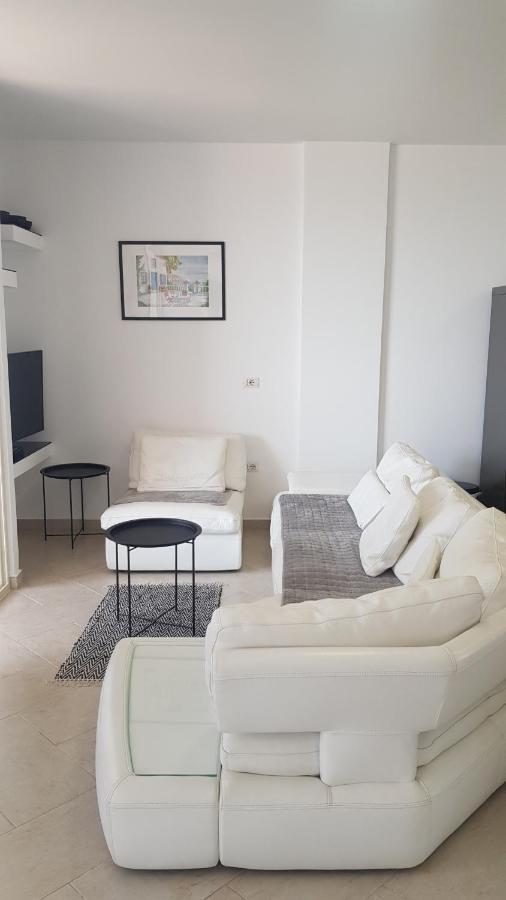 M&I Beach Apartment With Sea View Durrës Exterior foto